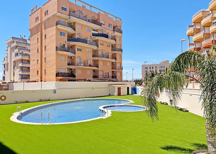 Global Properties, Apartamento Con Terraza De 70M Y Piscina En Canet De Berenguer